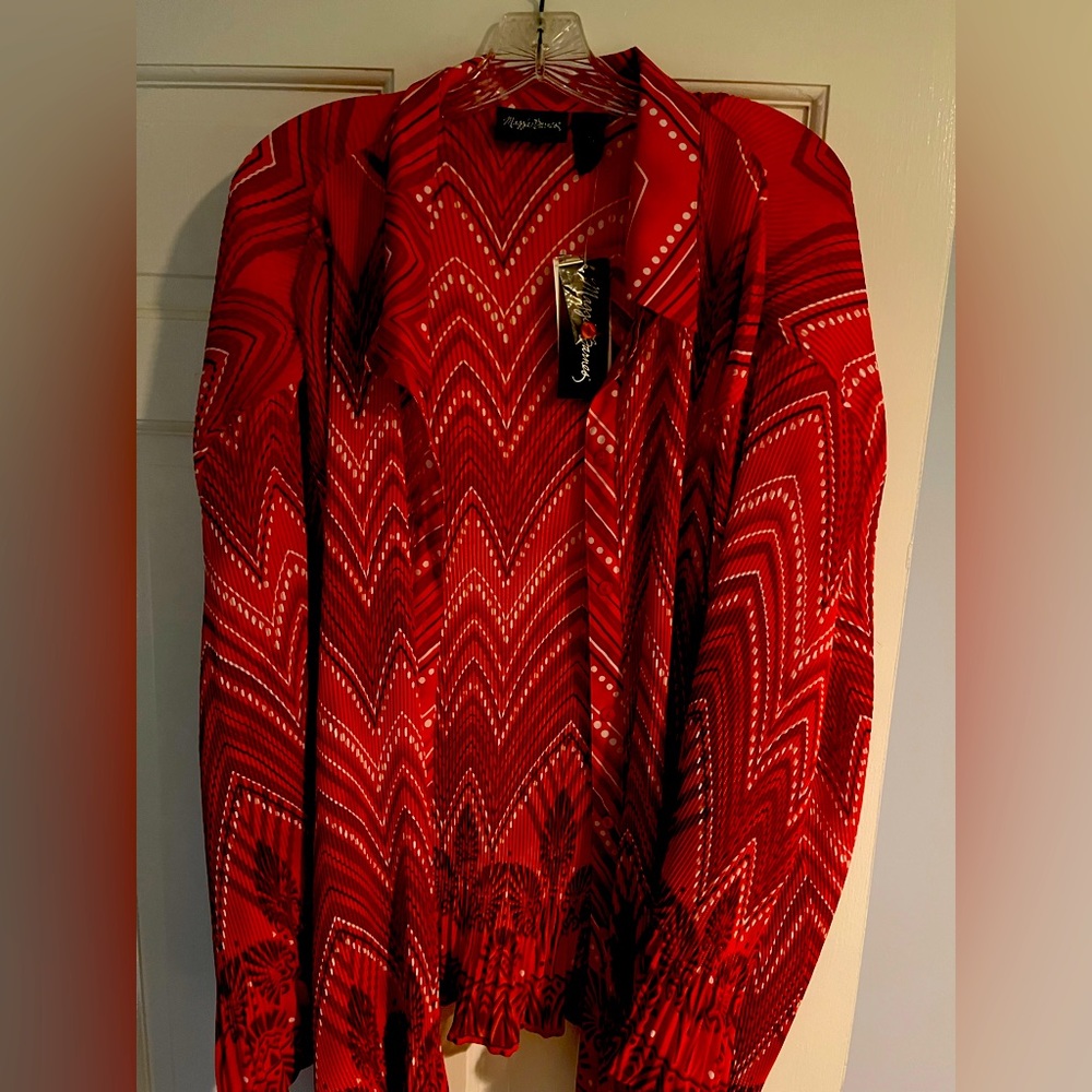 Women’s casual top.  Maggie Barnes